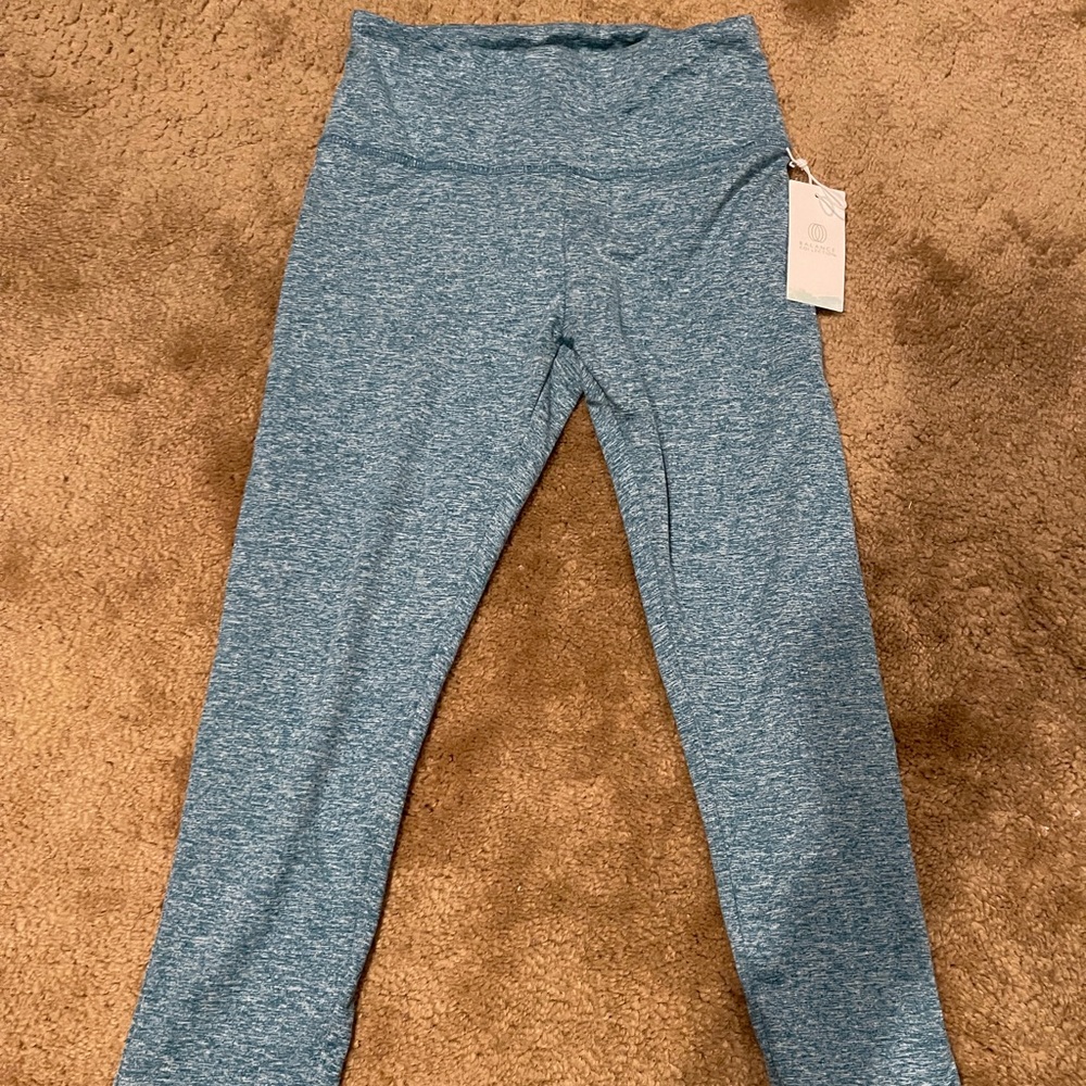 NWT MARIKA heathered green blue mid calf capri workout leggings